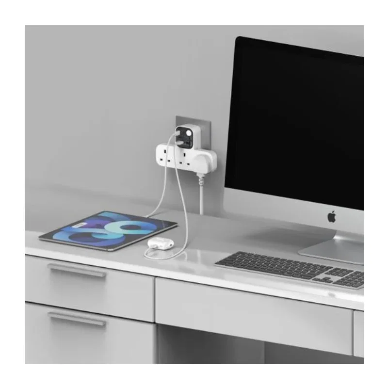 مومكس شاحن متعدد الاستخدامات T مع 3 منافذ كهرباء ومنفذين USB - 3490 — 2