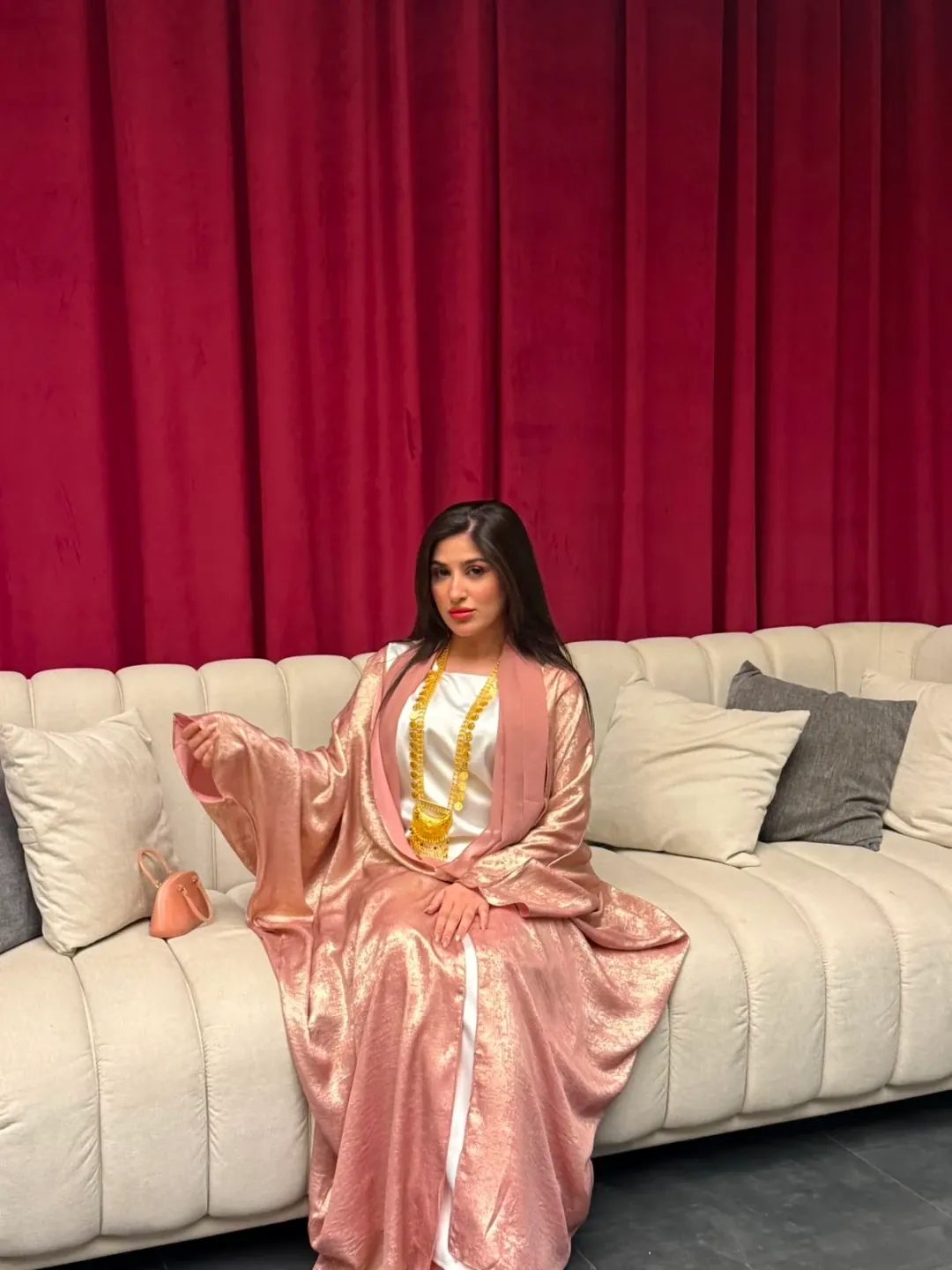 عباية نسائية خليجية وردية فخمة — 2