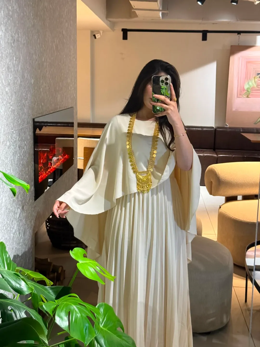 فستان وعباية نسائية فخمة — 2