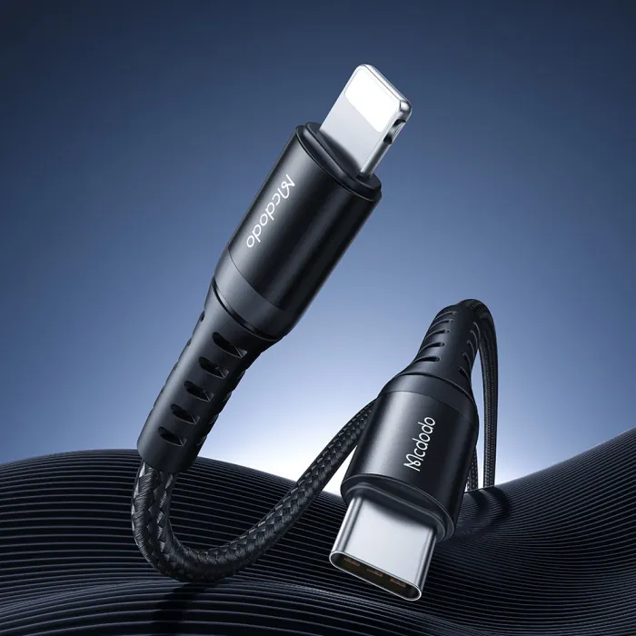 كيبل ماكدودو USB-C إلى Lightning بقدرة 36 واط طول 1 متر أسود — 8