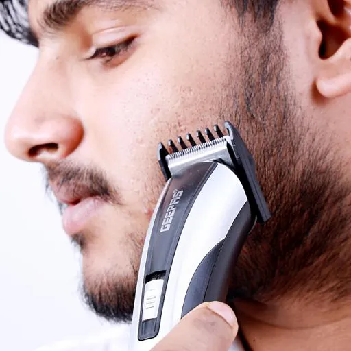 ماكينة حلاقة اللحية قابلة لإعادة الشحن من جيباس 3 واط بشفرة ستانلس ستيل ومؤشر LED — 2